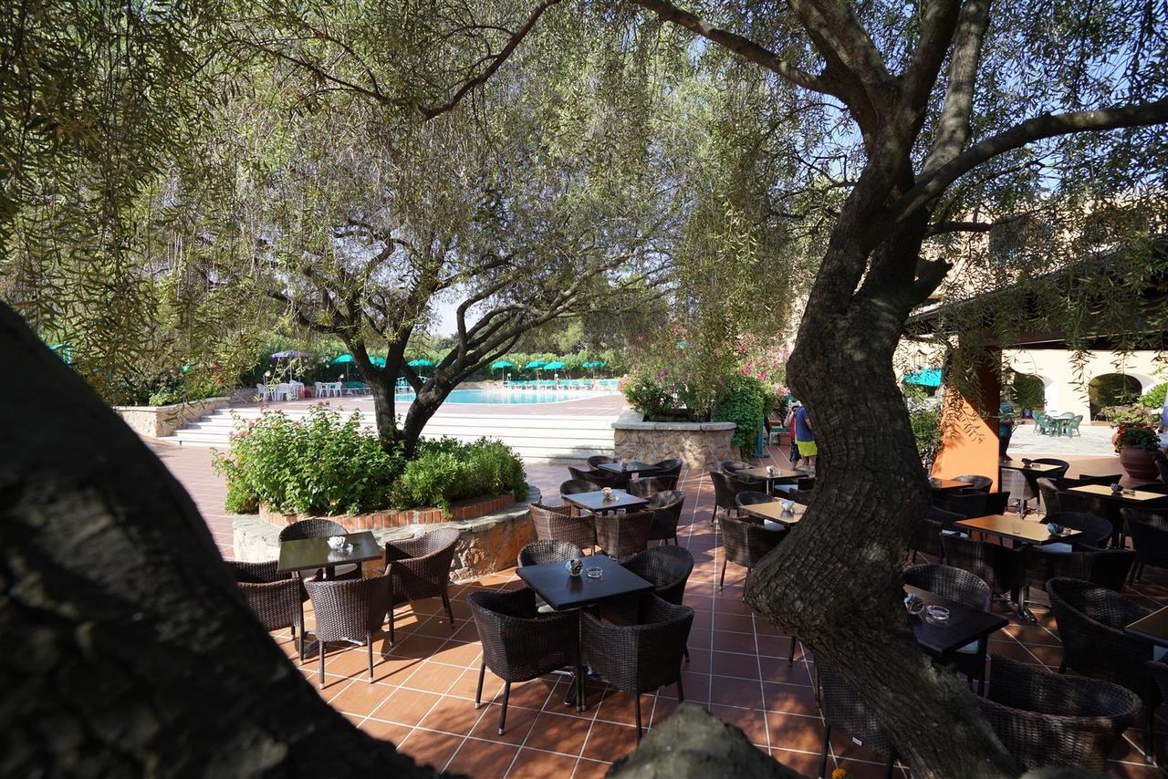 Nicolaus Club Torre Moresca Orosei Kültér fotó