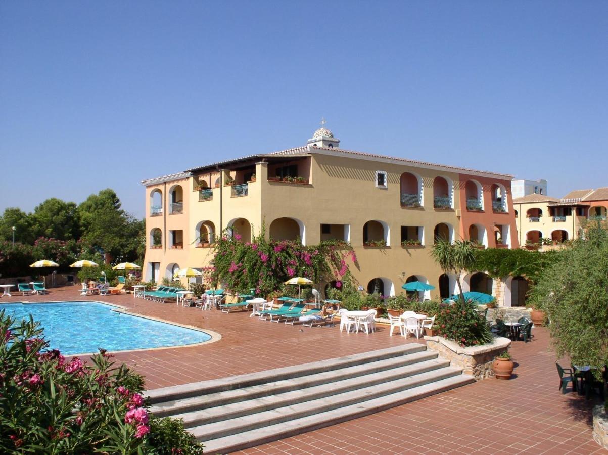 Nicolaus Club Torre Moresca Orosei Kültér fotó